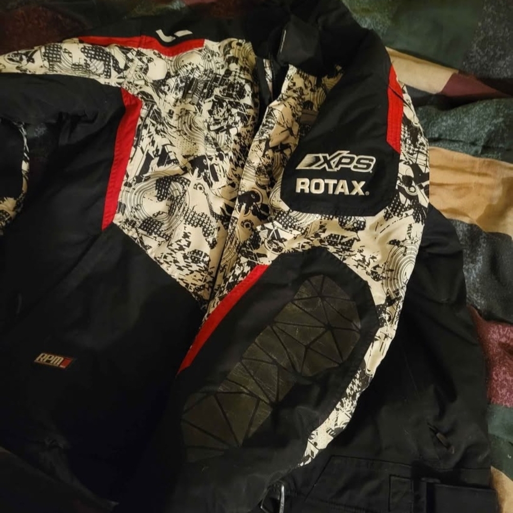 Icon Black and Red Motorcycle Jacket - Picture 3 of 5